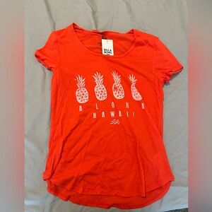NWT Billabong Tshirt